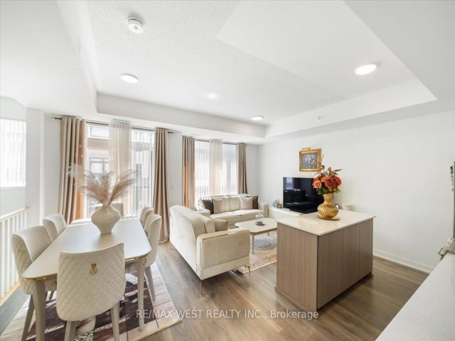 214 - 150 Canon Jackson Dr