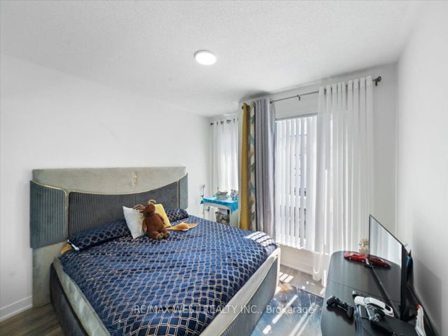 214 - 150 Canon Jackson Dr