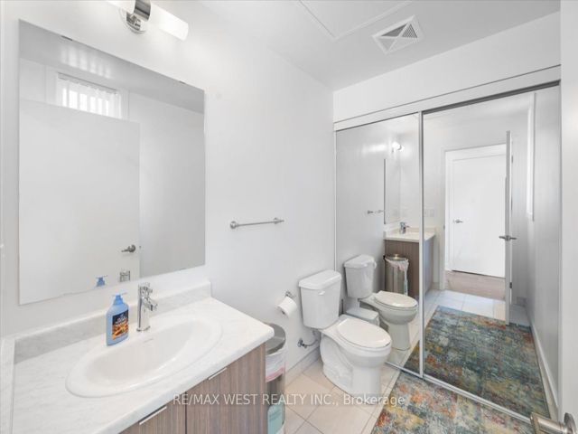 214 - 150 Canon Jackson Dr