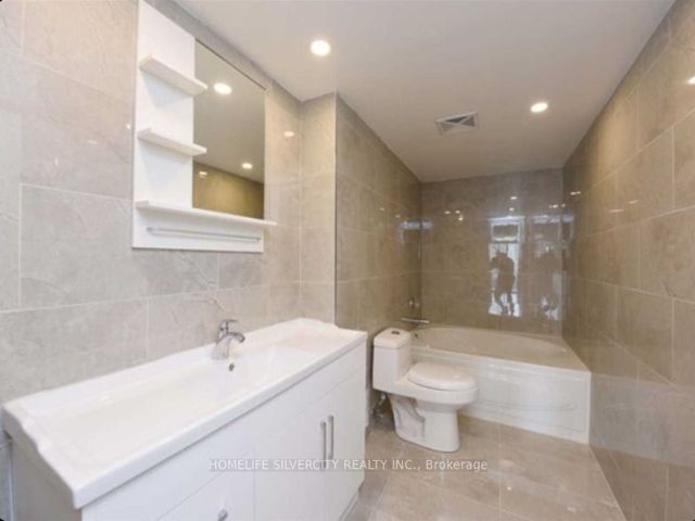 1004 - 5 Rowntree Rd