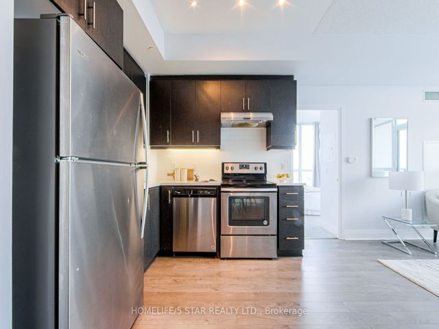 2103 - 17 Zorra St