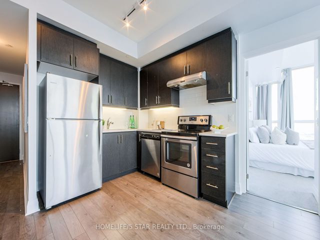2103 - 17 Zorra St