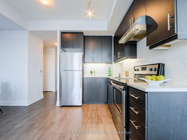 2103 - 17 Zorra St