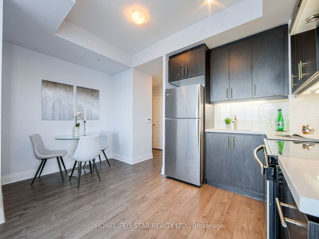 2103 - 17 Zorra St