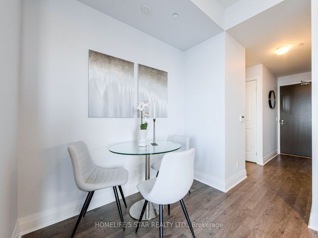 2103 - 17 Zorra St