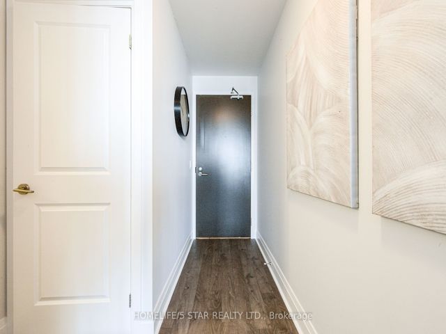 2103 - 17 Zorra St