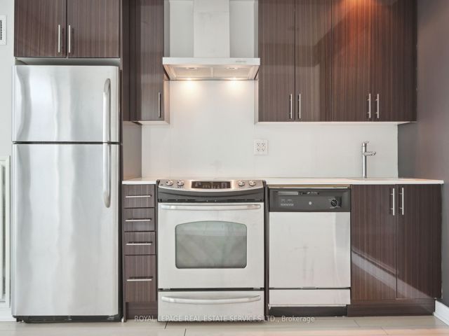 923 - 165 Legion Rd N
