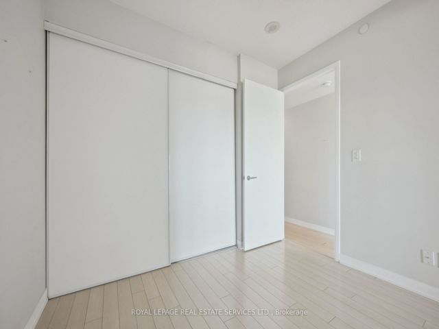 923 - 165 Legion Rd N