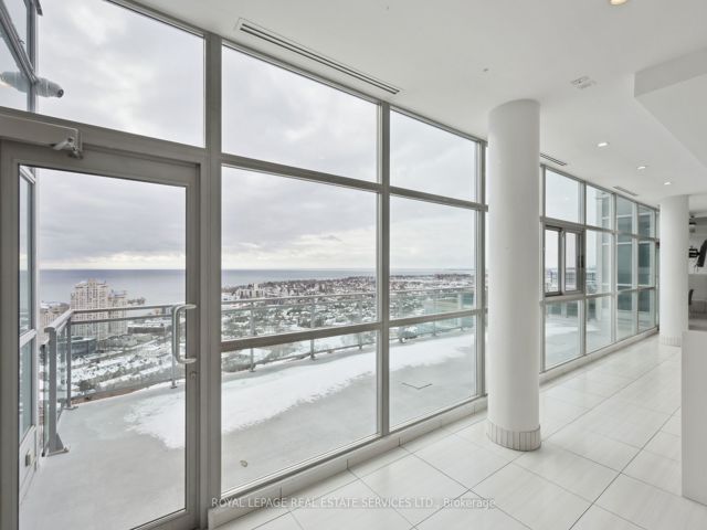923 - 165 Legion Rd N