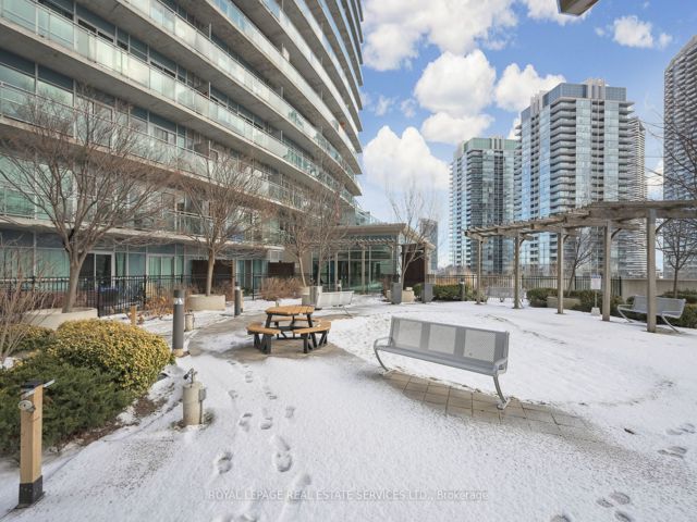 923 - 165 Legion Rd N