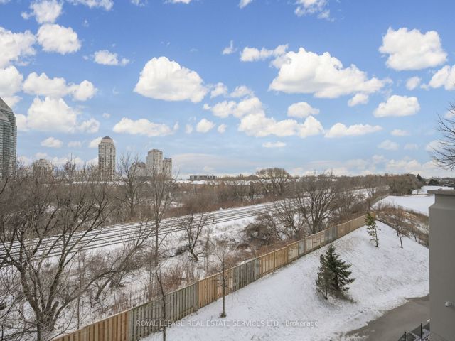 923 - 165 Legion Rd N