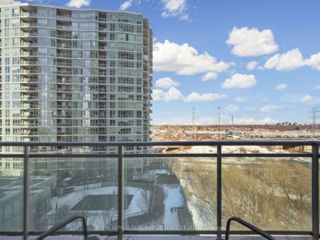 923 - 165 Legion Rd N