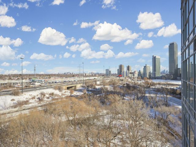 923 - 165 Legion Rd N