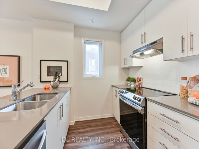 12 - 260 Twelfth St
