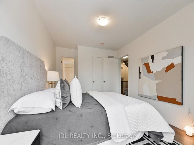 12 - 260 Twelfth St