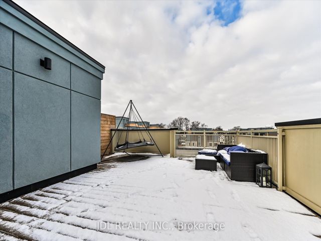 12 - 260 Twelfth St