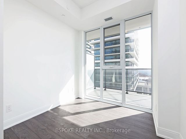 807 - 70 Annie Craig Dr
