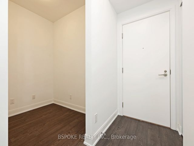 807 - 70 Annie Craig Dr