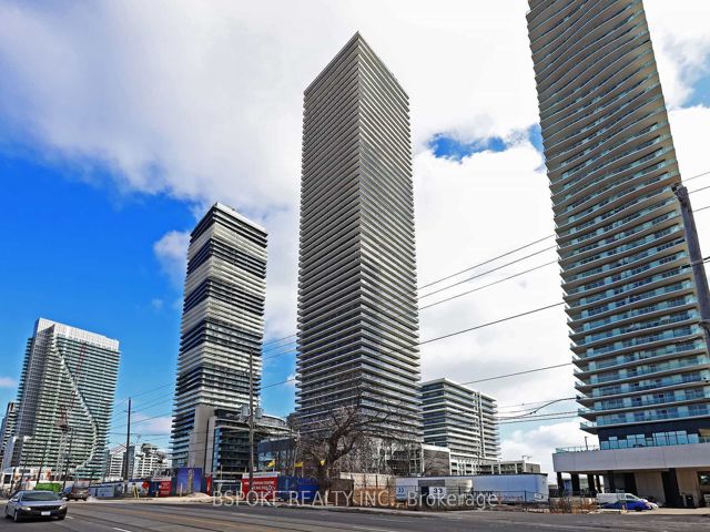 807 - 70 Annie Craig Dr