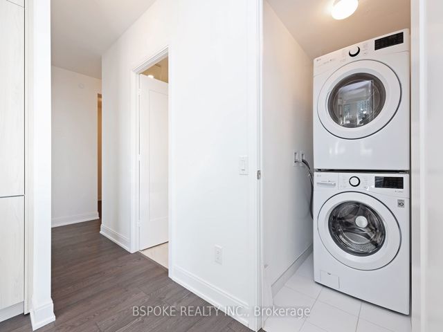 807 - 70 Annie Craig Dr