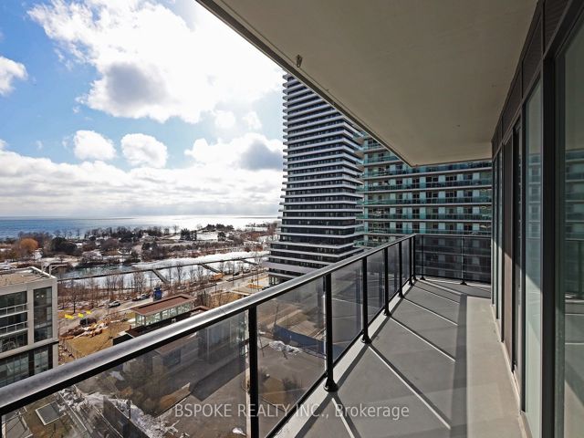807 - 70 Annie Craig Dr