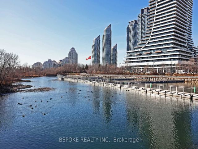 807 - 70 Annie Craig Dr