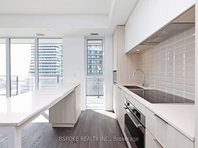 807 - 70 Annie Craig Dr