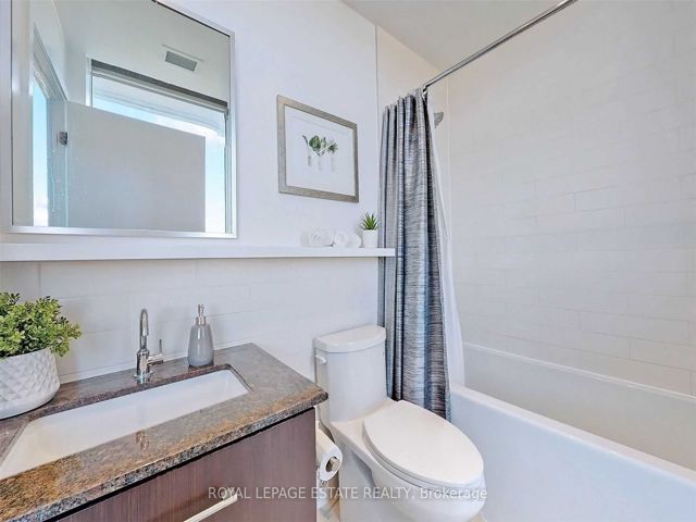 1505 - 160 Flemington Rd