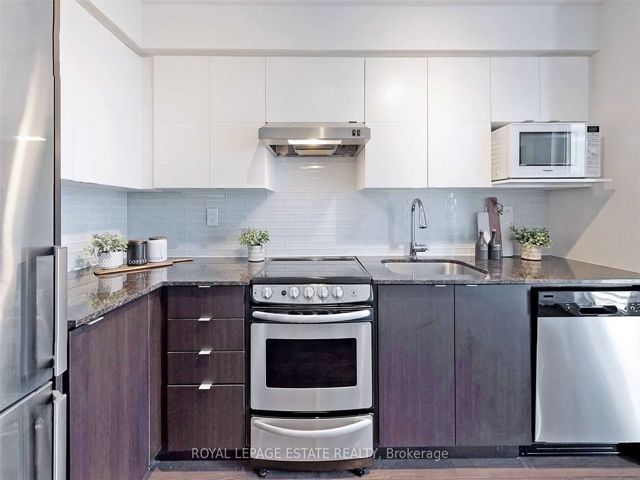 1505 - 160 Flemington Rd