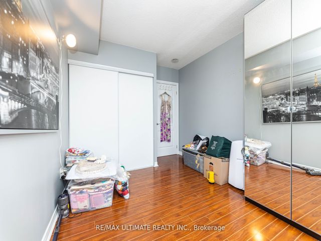 612 - 2088 Lawrence Ave W