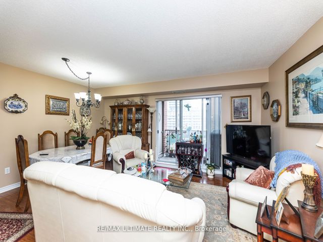 612 - 2088 Lawrence Ave W