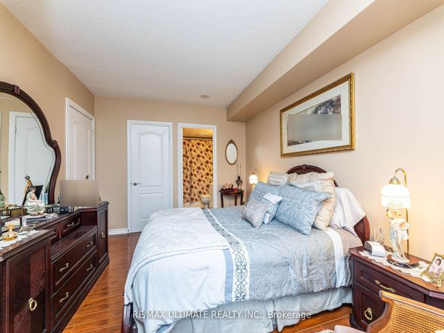 612 - 2088 Lawrence Ave W