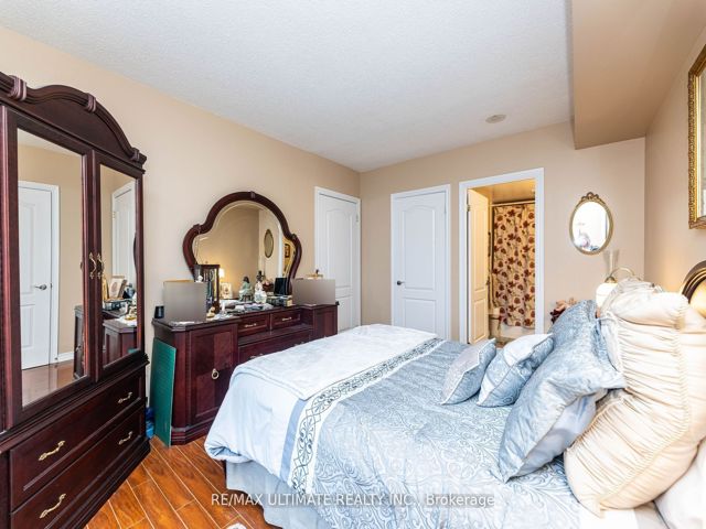 612 - 2088 Lawrence Ave W