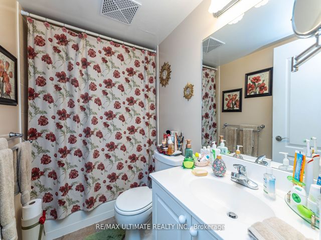612 - 2088 Lawrence Ave W
