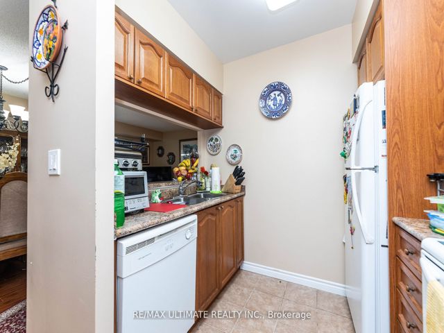 612 - 2088 Lawrence Ave W