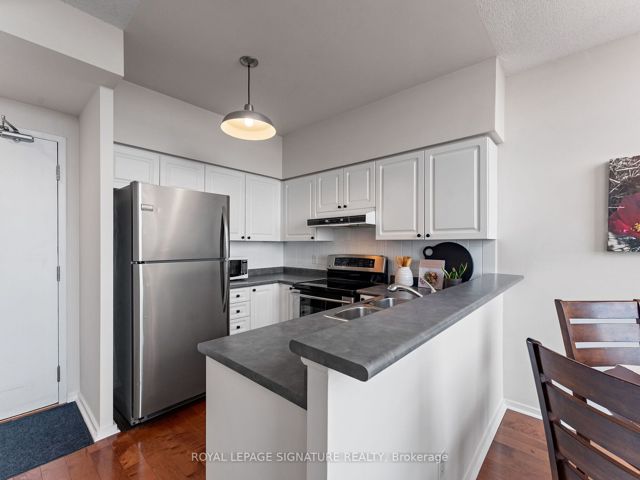 620 - 200 Manitoba St