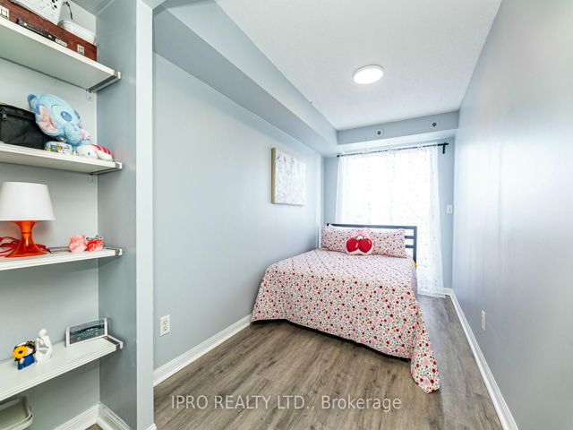 2029 - 3043 Finch Ave W
