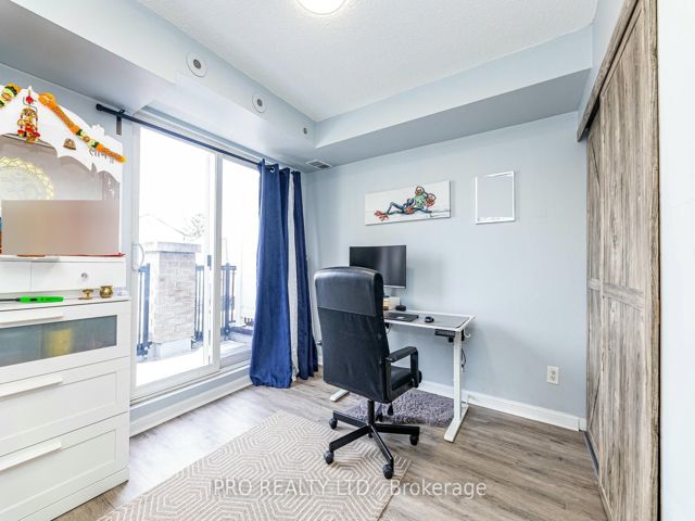 2029 - 3043 Finch Ave W