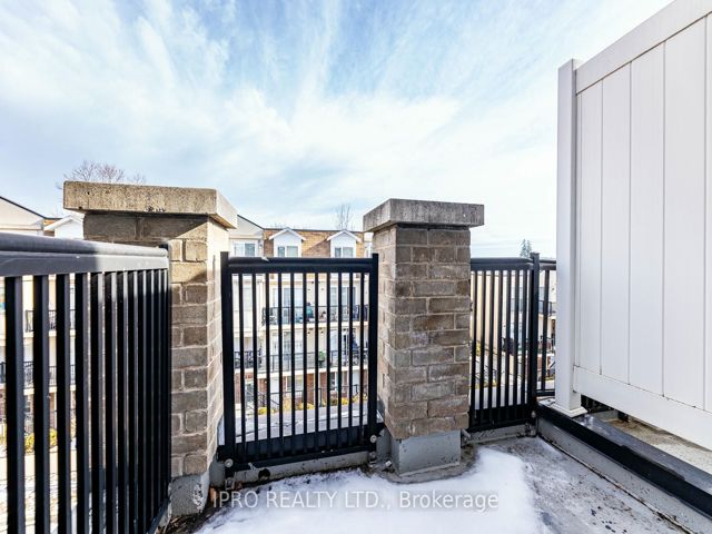 2029 - 3043 Finch Ave W