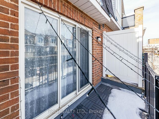 2029 - 3043 Finch Ave W