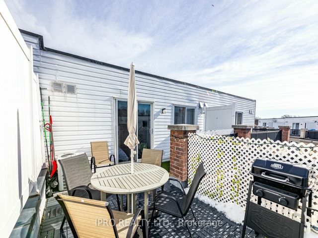 2029 - 3043 Finch Ave W