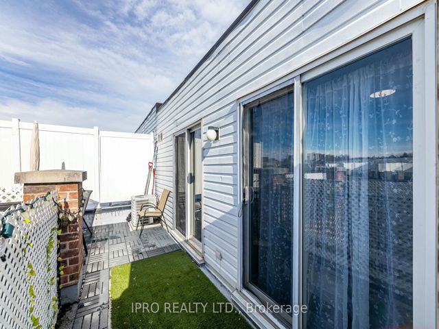 2029 - 3043 Finch Ave W