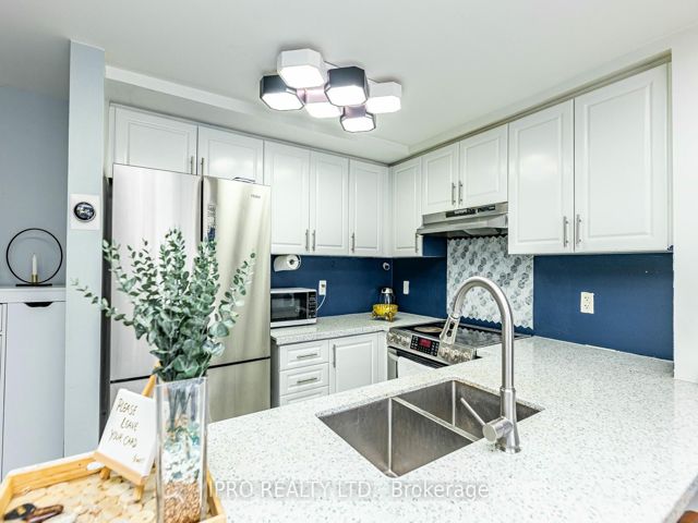 2029 - 3043 Finch Ave W