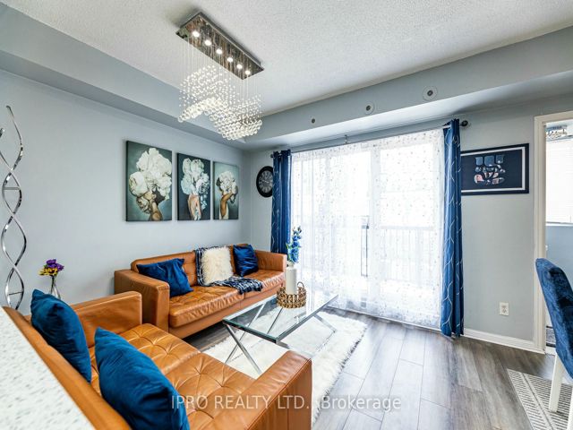 2029 - 3043 Finch Ave W