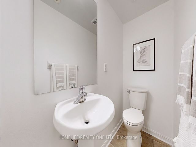 1019 - 18 Laidlaw St