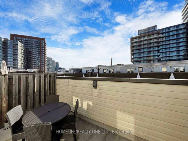 1019 - 18 Laidlaw St