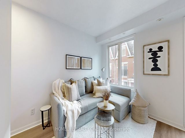 1019 - 18 Laidlaw St