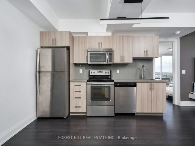 704 - 16 Mcadam Ave