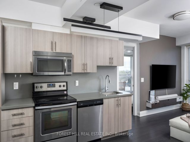 704 - 16 Mcadam Ave