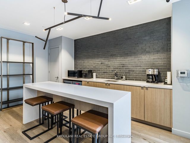 204 - 7 Smith Cres